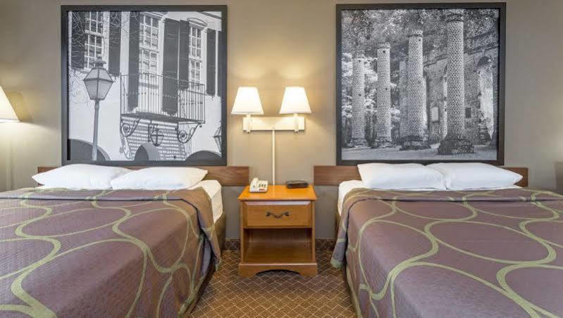 Super 8 By Wyndham Orangeburg Hotel Ngoại thất bức ảnh